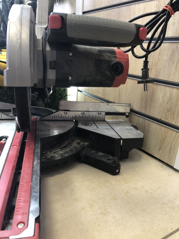 Торцовочная пила P.I.T. pcm 255-c3