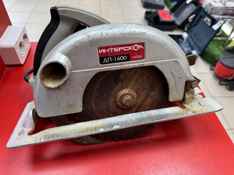 Циркулярная пила Интерскол ДП-190/1600