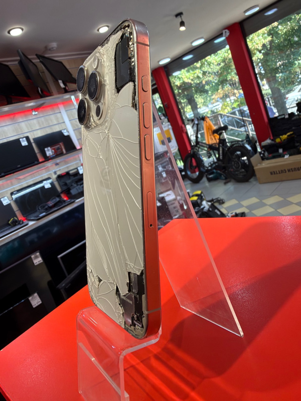 Мобильный телефон Apple iPhone 16 Pro
