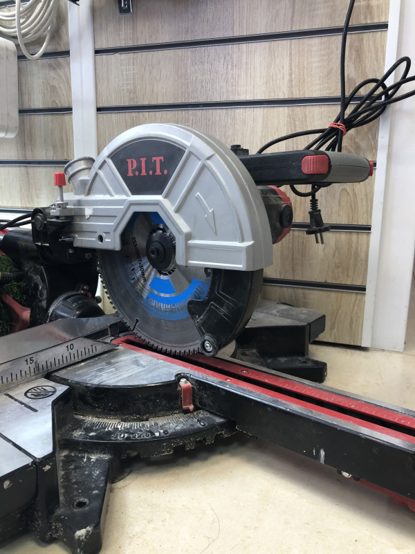 Торцовочная пила P.I.T. pcm 255-c3