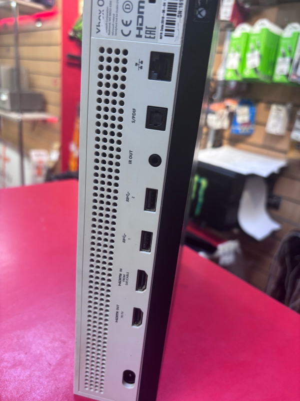 Игровая приставка Xbox one s